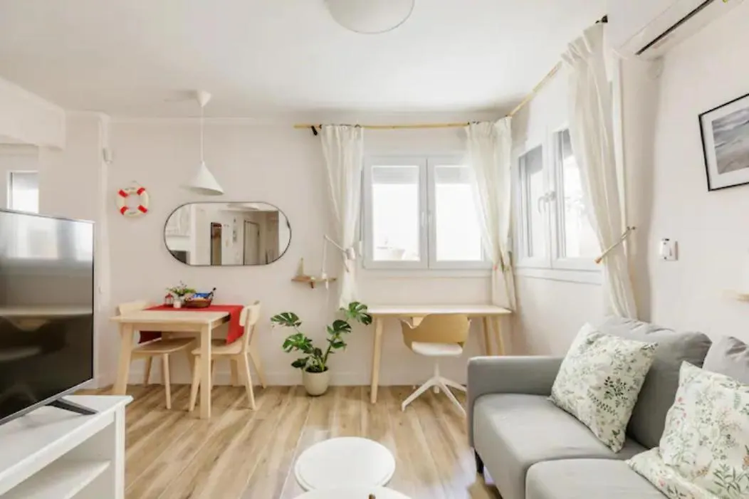 Lovely Small Thessaloniki Apartment